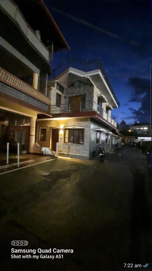 Varam Homestay Madikeri Esterno foto