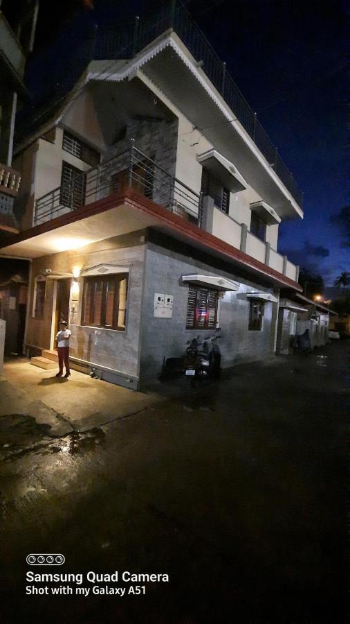 Varam Homestay Madikeri Esterno foto