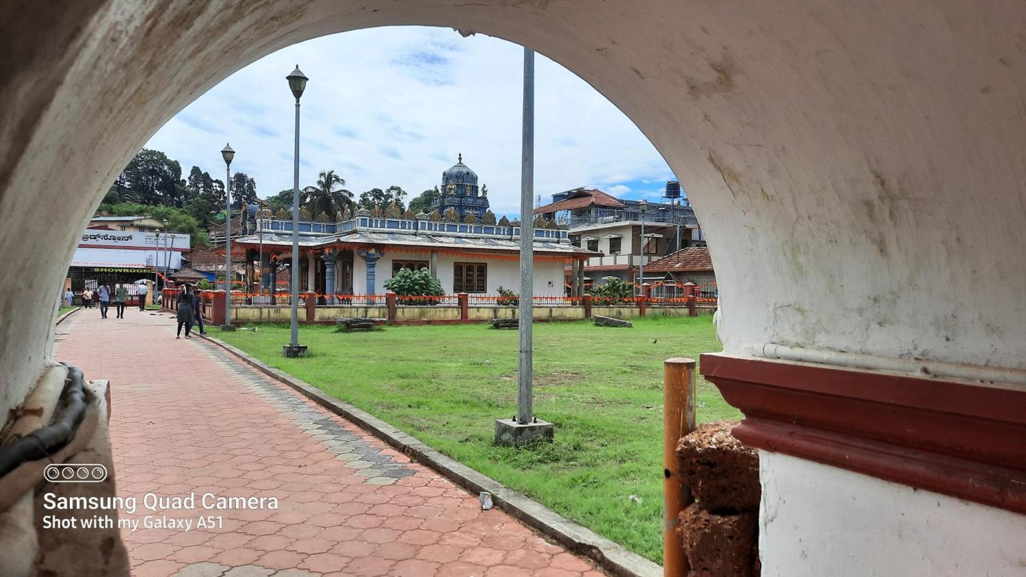 Varam Homestay Madikeri Esterno foto