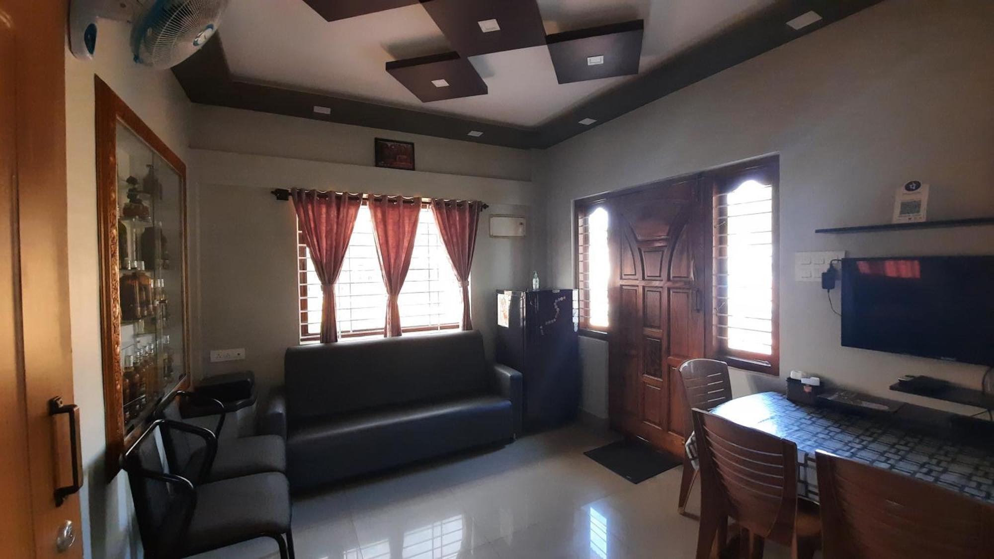 Varam Homestay Madikeri Esterno foto